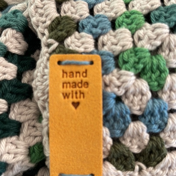 Handmade by hobbii 8/4 cotton yarn. square 34x34 inches - Picture 2 of 16